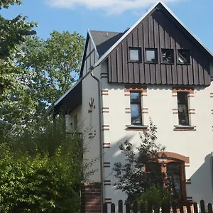 1895 Apartment